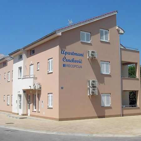 Apartments Crnekovic V Башка Екстер'єр фото