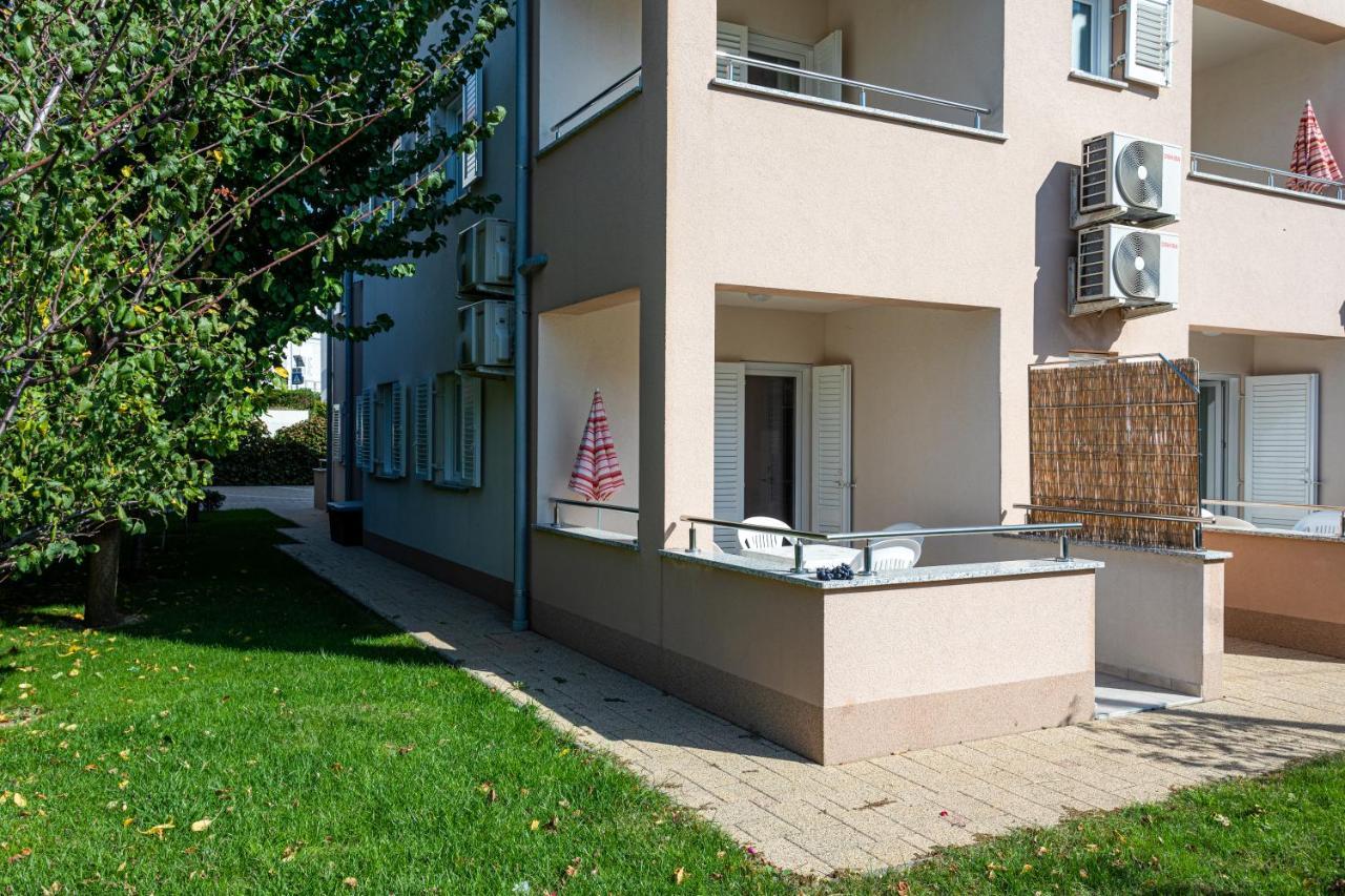 Apartments Crnekovic V Башка Екстер'єр фото