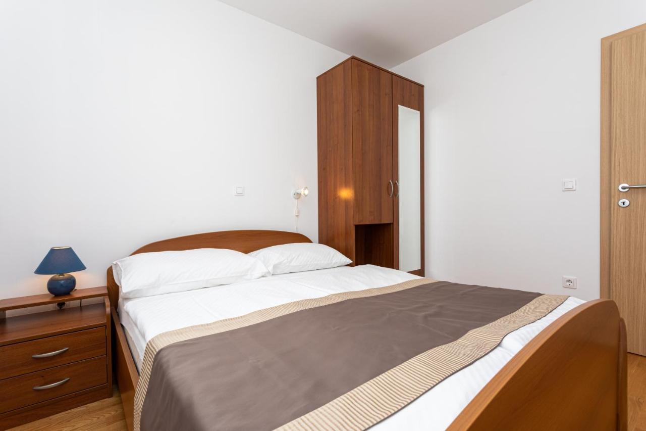 Apartments Crnekovic V Башка Екстер'єр фото