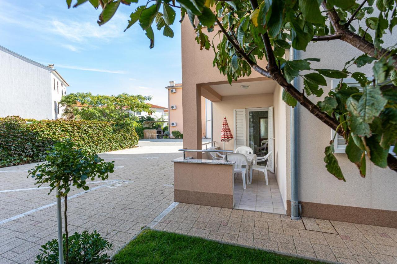 Apartments Crnekovic V Башка Екстер'єр фото