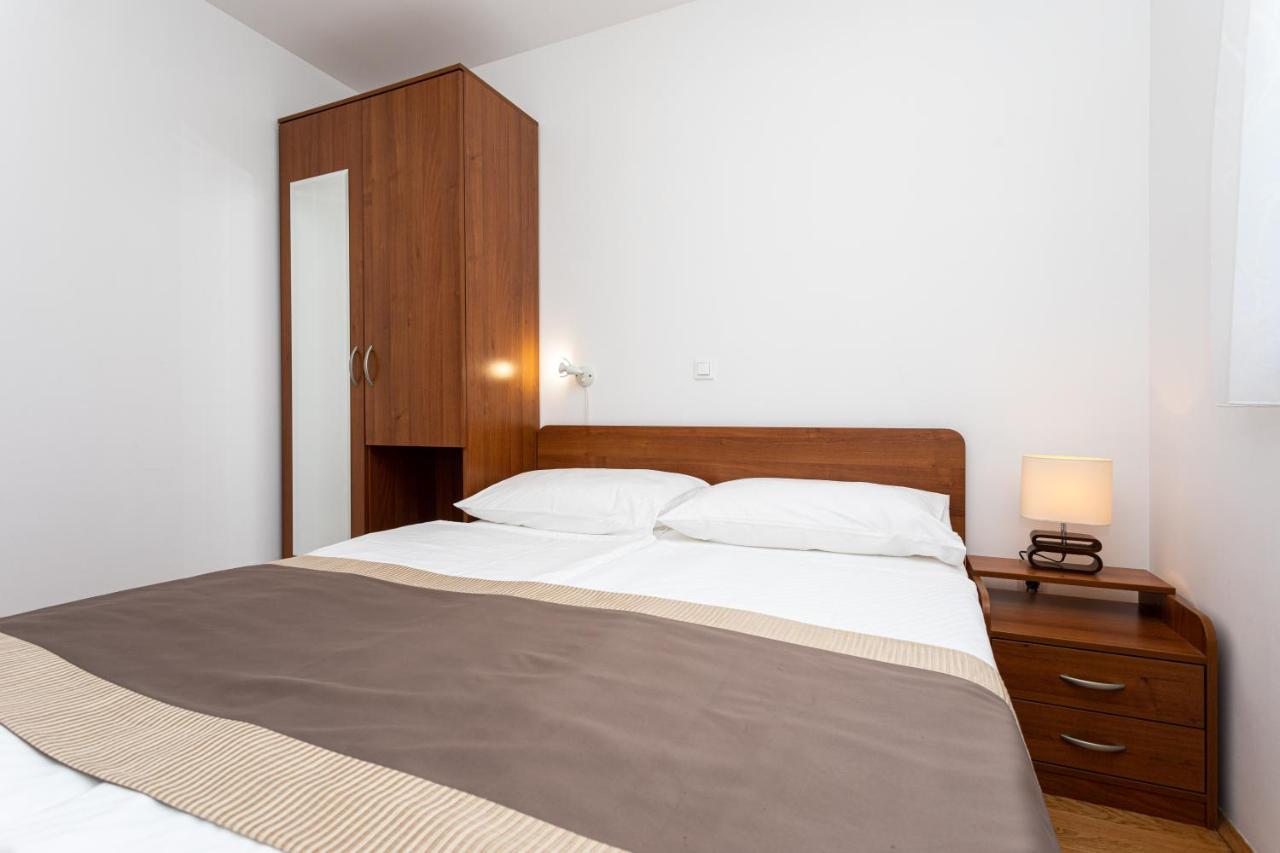 Apartments Crnekovic V Башка Екстер'єр фото