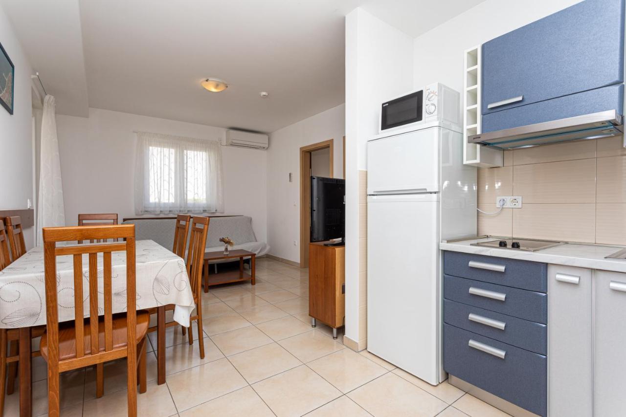 Apartments Crnekovic V Башка Екстер'єр фото