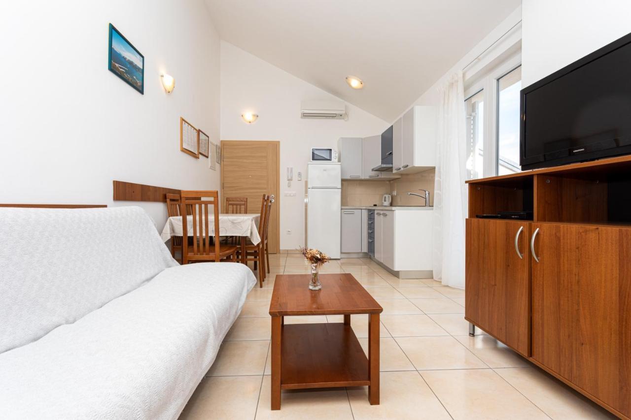 Apartments Crnekovic V Башка Екстер'єр фото