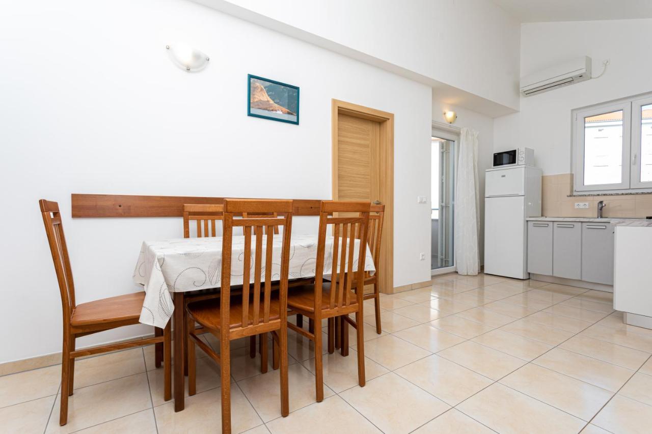 Apartments Crnekovic V Башка Екстер'єр фото