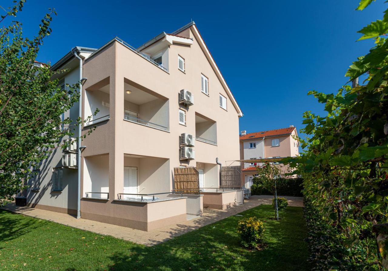 Apartments Crnekovic V Башка Екстер'єр фото