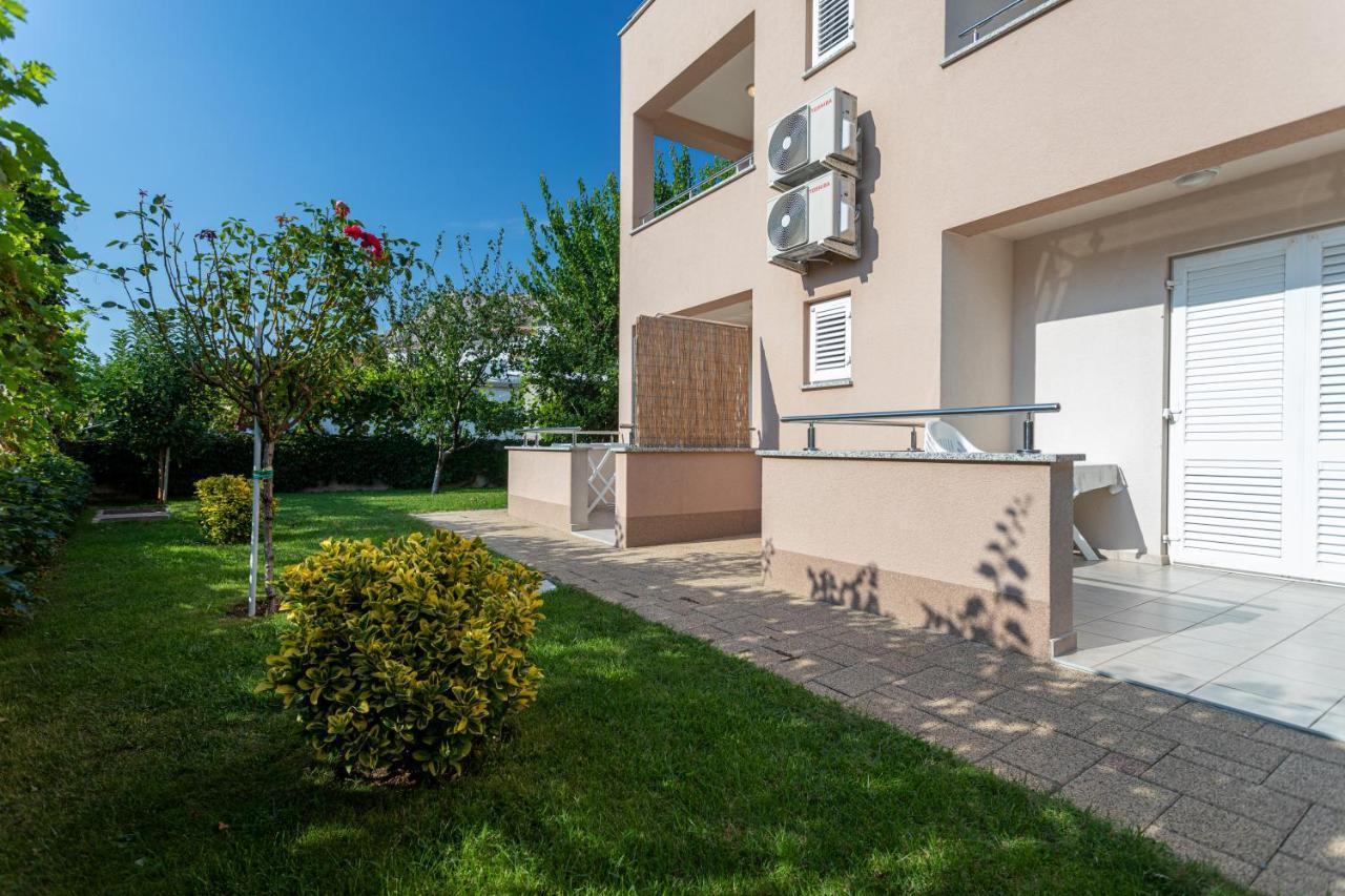 Apartments Crnekovic V Башка Екстер'єр фото