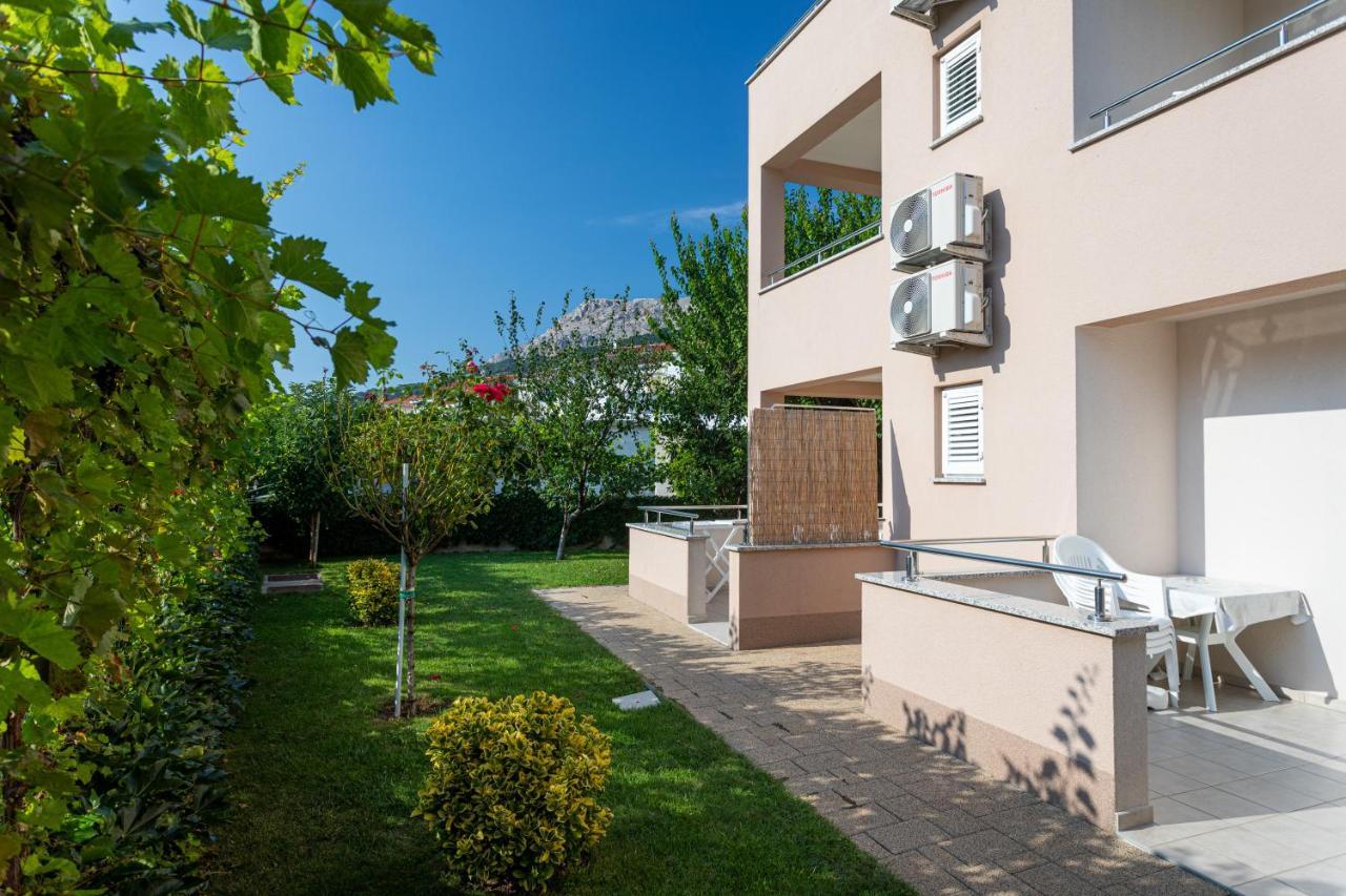 Apartments Crnekovic V Башка Екстер'єр фото